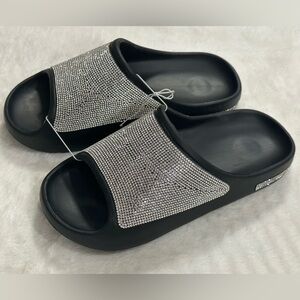 Bedazzled Women's Cloud Sandals Slides Size 7-7.5 Black Slipper Rhinestones EVA